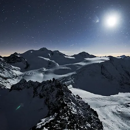 Pitztalurlaub 아파트 *